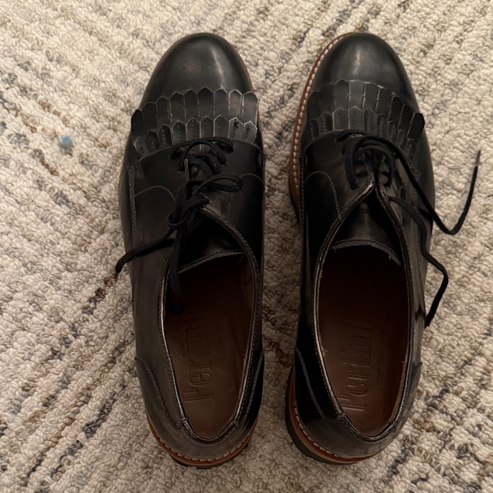 Shoes - Picture 4 of 4